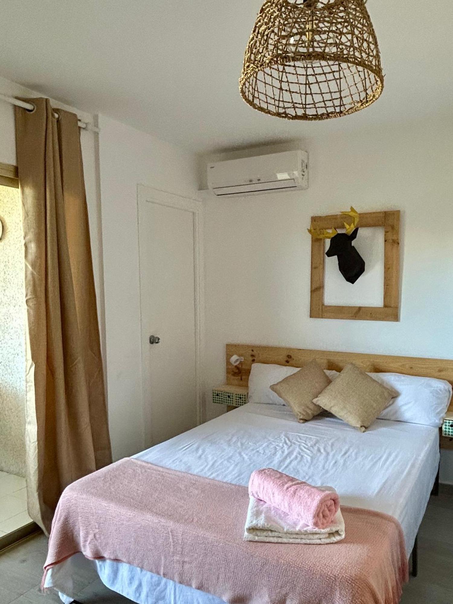 S_Apartamento Салоу Екстер'єр фото